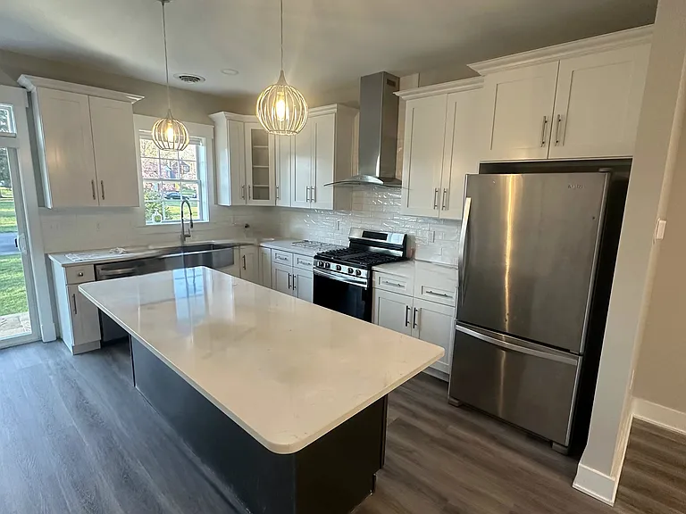 1626 Budd Ave — Photo 5
