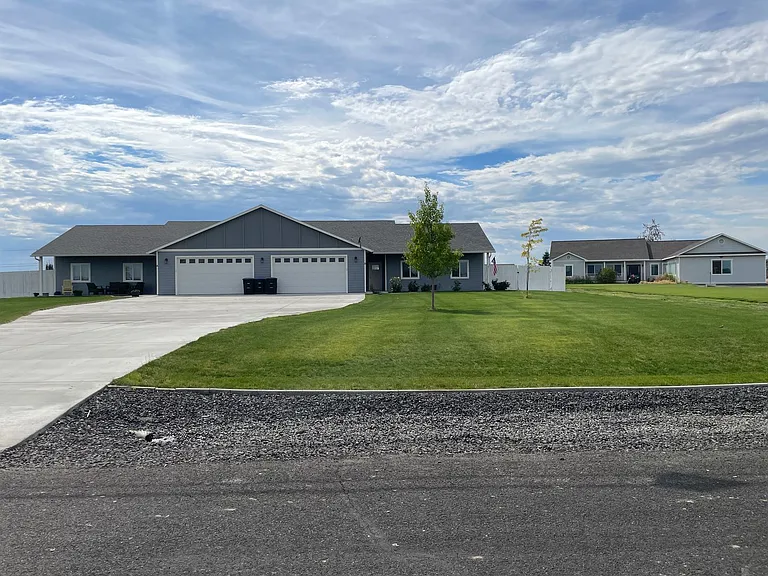 2856 Road H NE — Photo 1