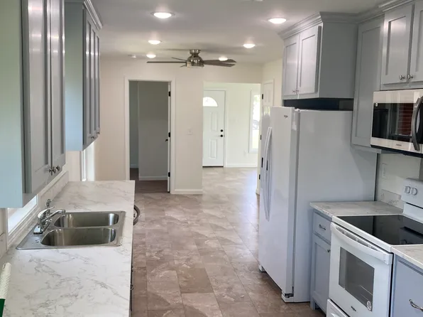 9379 Us Highway 70 E, Mc Ewen, TN 37101