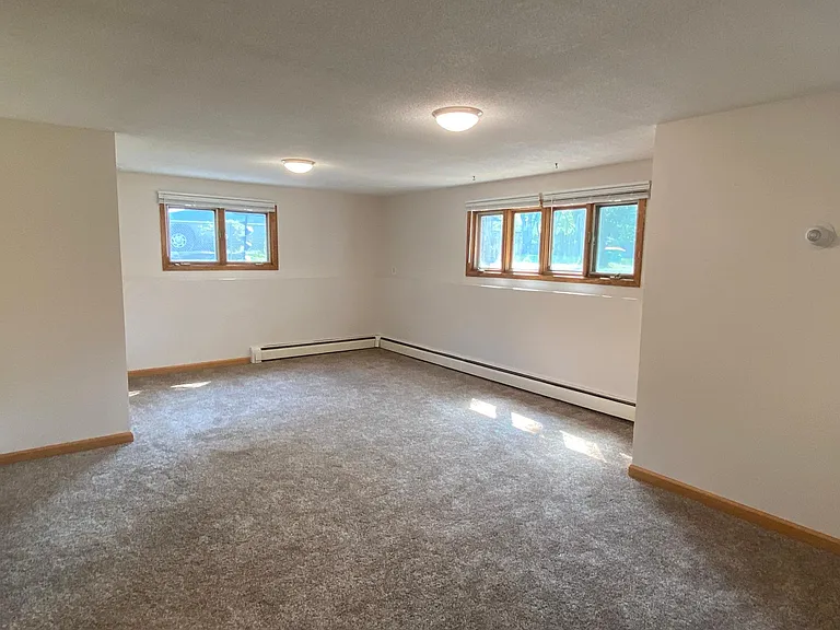 547 Allen Ave — Photo 7