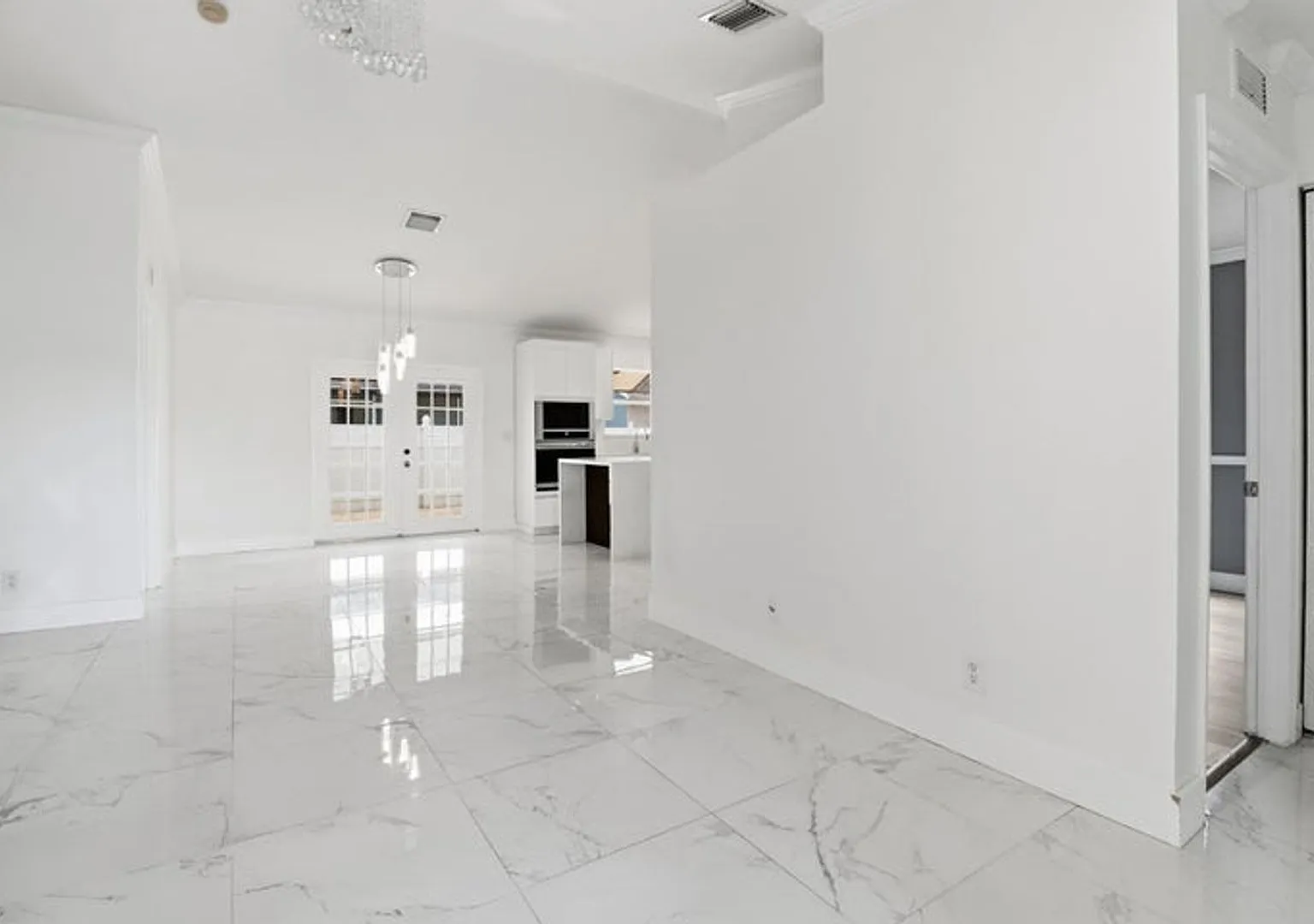 105 Vanessa Street, Palm Springs, FL 33461 — Photo 4