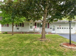 65 Debby Ln, Rochester, NY 14606