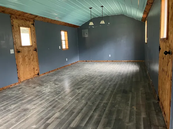 7619 Hawkins Branch Rd, Frenchburg, KY 40322