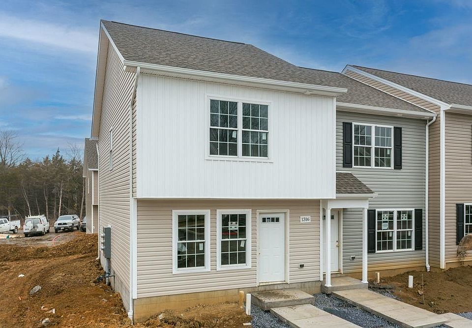 1st image of 1316 Luke Ln