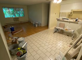 1314 W 28th St APT 102, Minneapolis, MN 55408