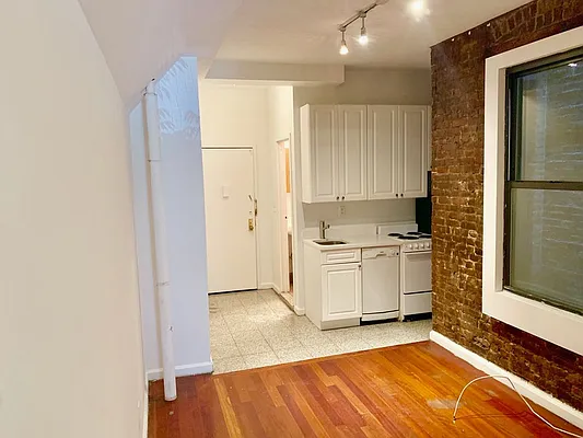 Rented by Sky Management | media 15