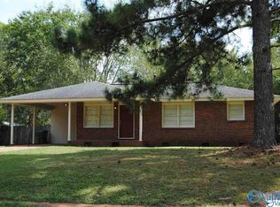 2208 Glen Iris Cir NW, Huntsville, AL 35810