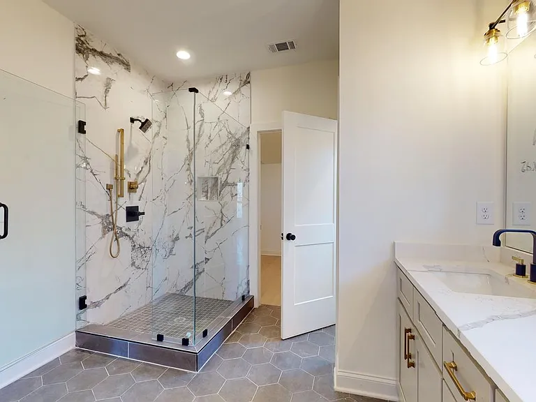 1321 Oak St SW — Photo 18