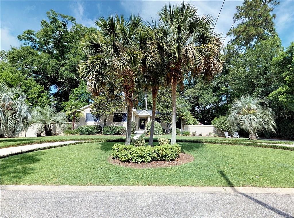 305 Dalewood Dr, Mobile, AL 36608 Zillow