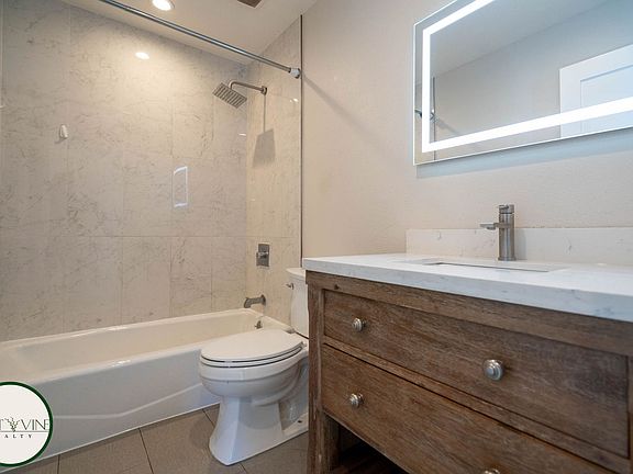 5th image of 611 Topaz St #7