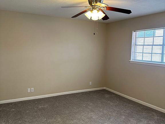 5th image of 4106 Southpark Dr