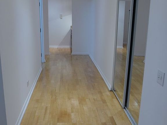 5th image of 537 S Dearborn St APT 2C