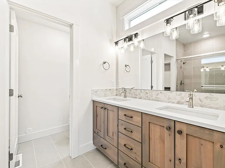 319 N Sauer River Ln — Photo 24