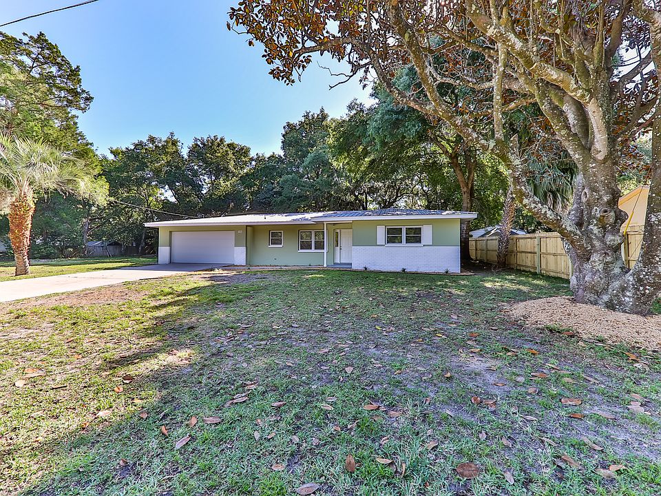 1st image of 823 N Hollywood Cir