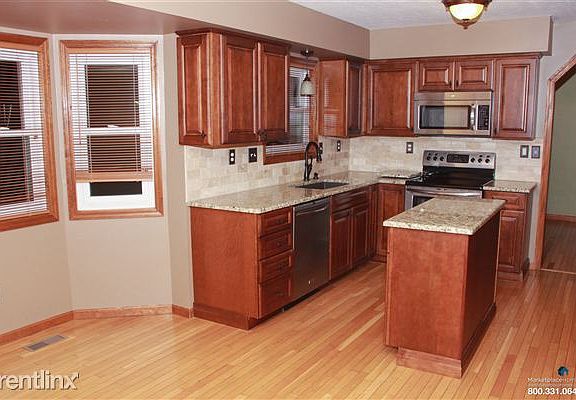 5th image of 7030 Brady Ct