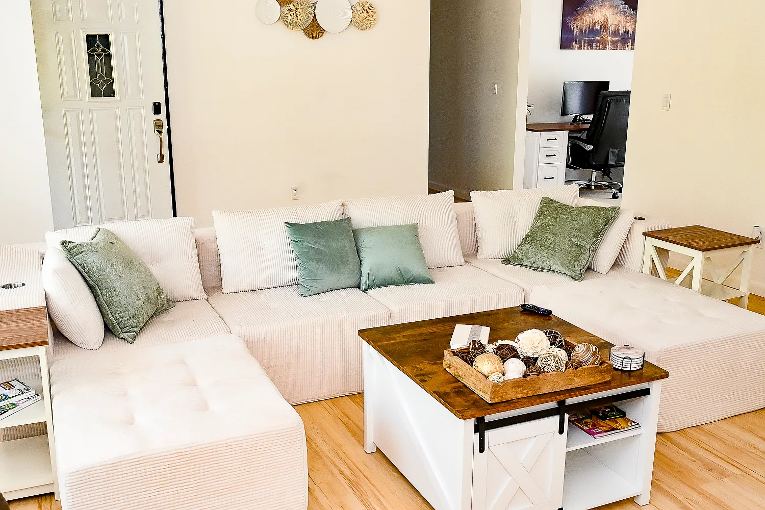 3 bed, 1699 sqft, $4,000 — Photo 1