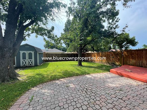 2nd image of 1920 Oakbluff Dr