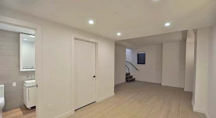 Rented by Artur Gutman, LREB | media 11