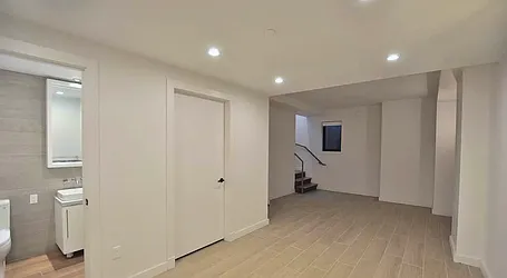 Rented by Artur Gutman, LREB