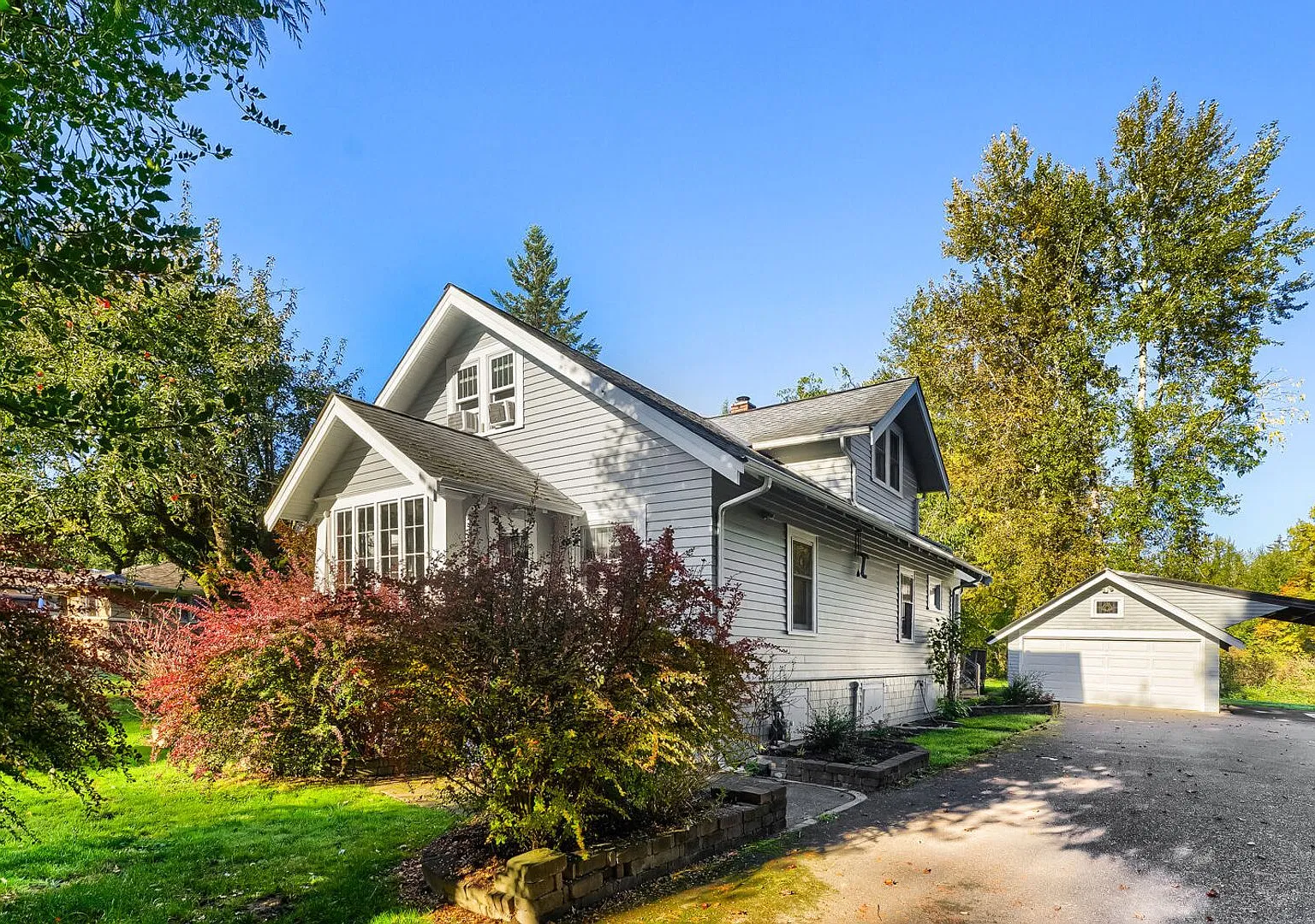 Beautiful 4bed/2bath Home in Historic Downtown Snoqualmie! — Photo 1