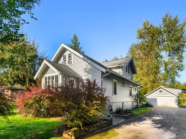 8217 Mountain Ave SE, Snoqualmie, WA 98065