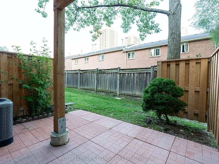 50 Strathaven Dr #28 — Photo 17
