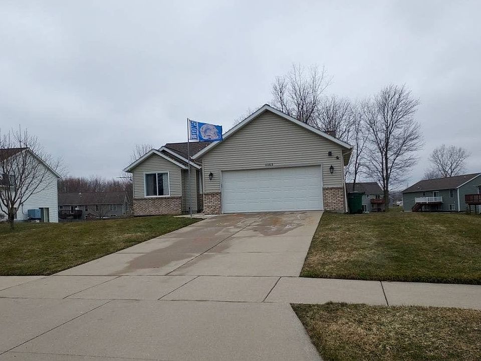 1st image of 10813 Douglas Dr