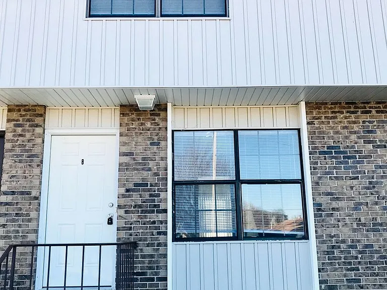 236 E Buena Vista St #B — Photo 1