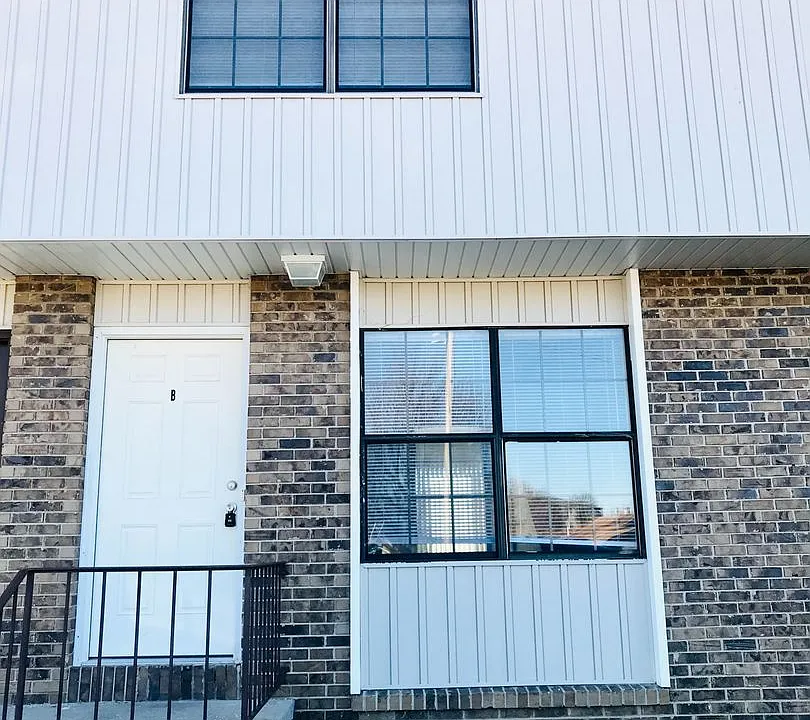 236 E Buena Vista St #B