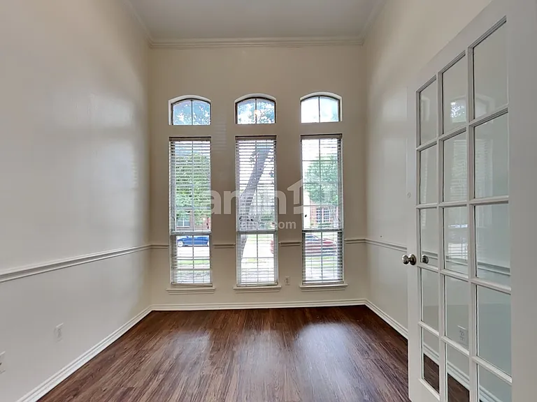 6308 Fall River Dr — Photo 8