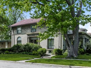 301 N Taylor Ave, Oak Park, IL 60302