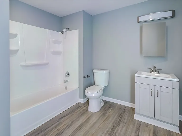 38 Tracy St #UP — Photo 11