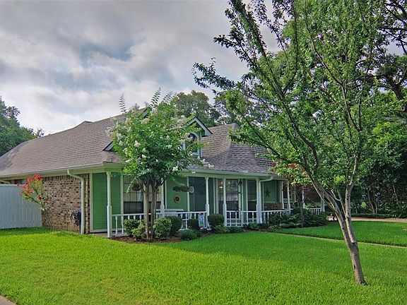 2nd image of 2717 Wolff Dr