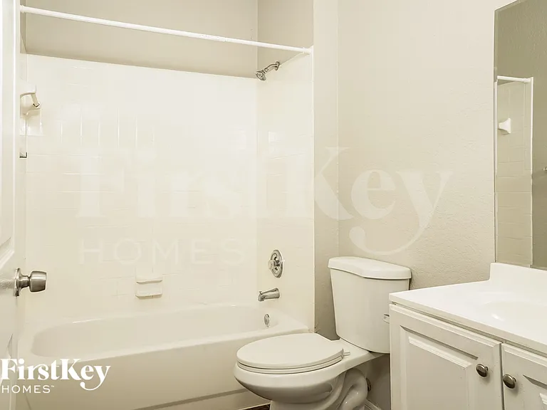 4220 S Cranberry Blvd — Photo 17