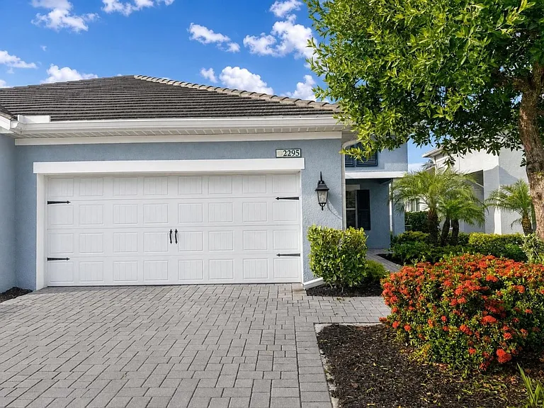 2295 Marquesa Cir — Photo 8