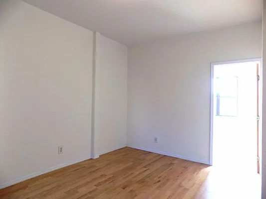 Rented by Blue Egg Realty Corp | media 8