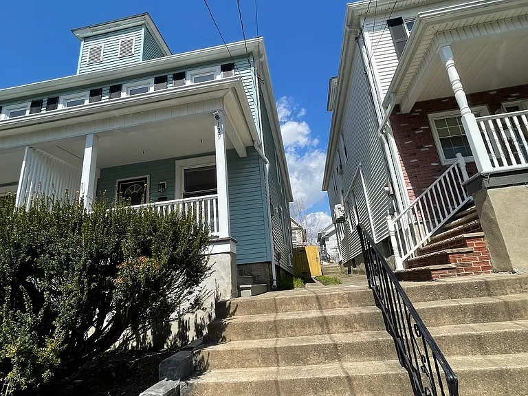 129 Beech St — Photo 1