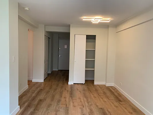 Rented by Stonehenge NYC LLC | media 2