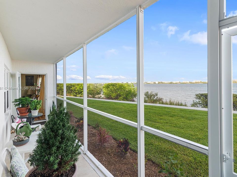 1st image of 1502 S Lakeside Dr APT 112