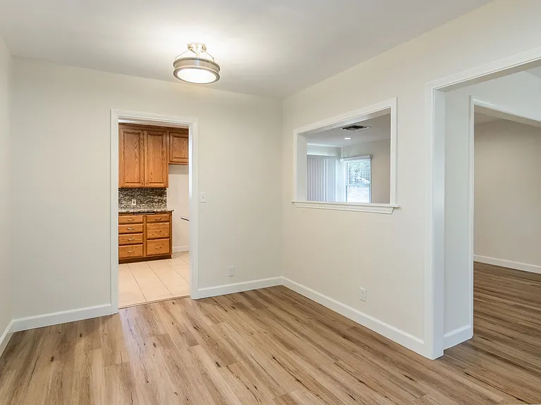 22436 Avenue San Luis — Photo 6
