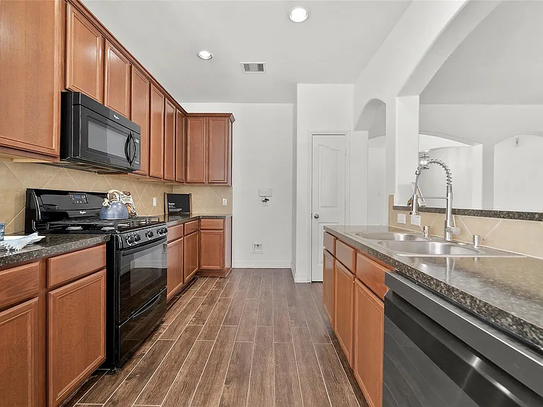 6439 Brimridge Ln — Photo 17