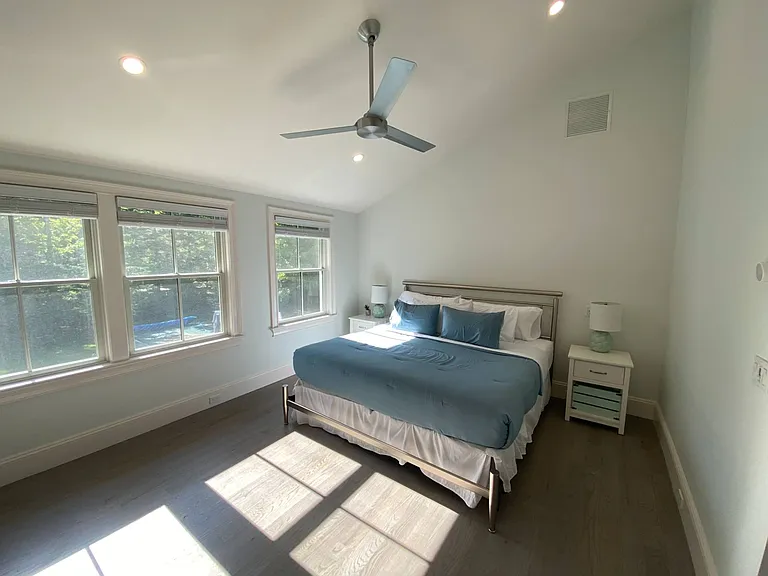 48 Tyrone Dr — Photo 11