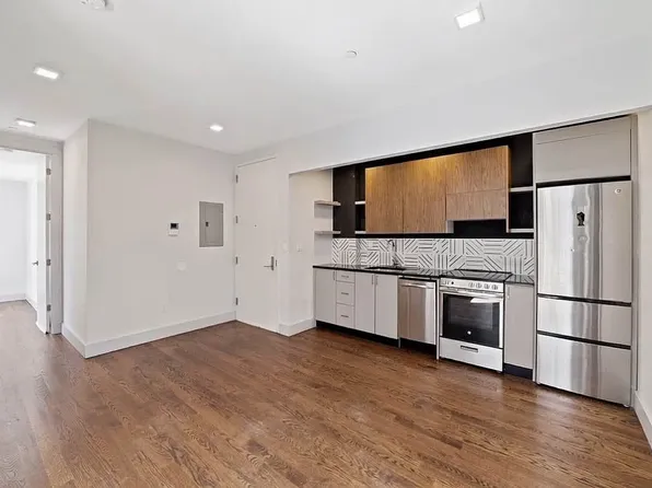 311 Woodbine St #2A, Brooklyn, NY 11237