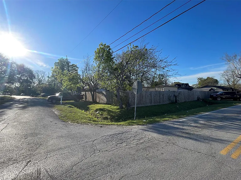 802 Fair St — Photo 6