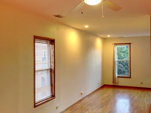 2nd image of 2612 W Huron St #3F