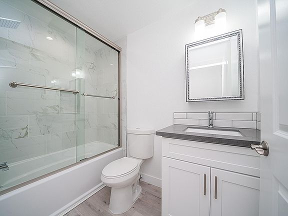 4th image of 318 N Hobart Blvd