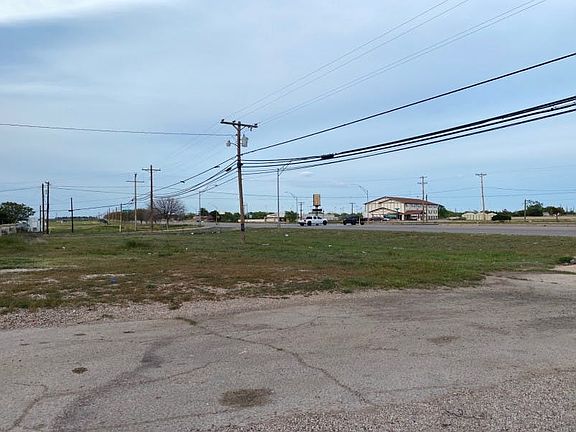 5th image of 725 N Marland Blvd