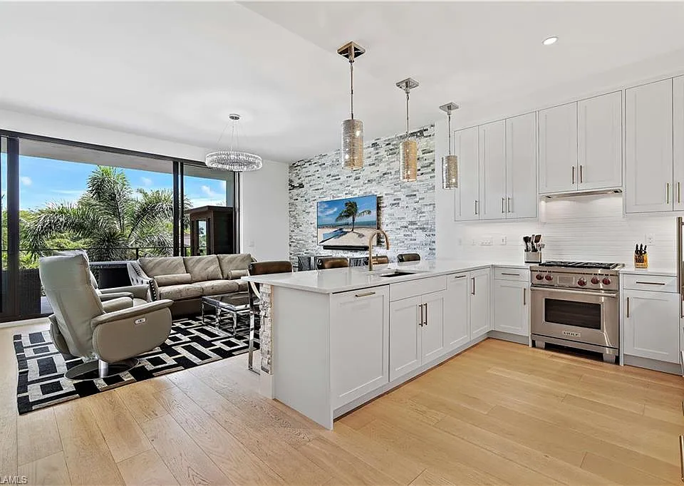 850 Central Ave #202