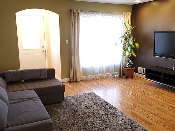 2nd image of 4016 Elmwood Ave