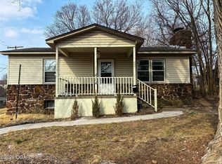 414 E Glenview Pl, Neosho, MO 64850